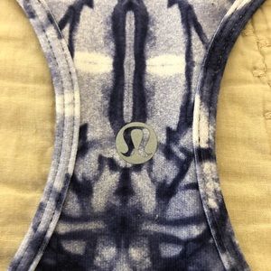 Lululemon tie dye tank racer back blue white 4